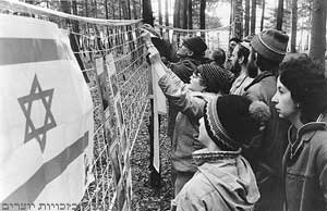 יהודים נפגשים ביער ליד הכפר ויאלקי, 1988