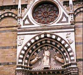 כנסיית St. Paolo - פיסול בלונטה